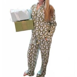 NEW KENZKUSTOMZ long pajama set in deck the halls